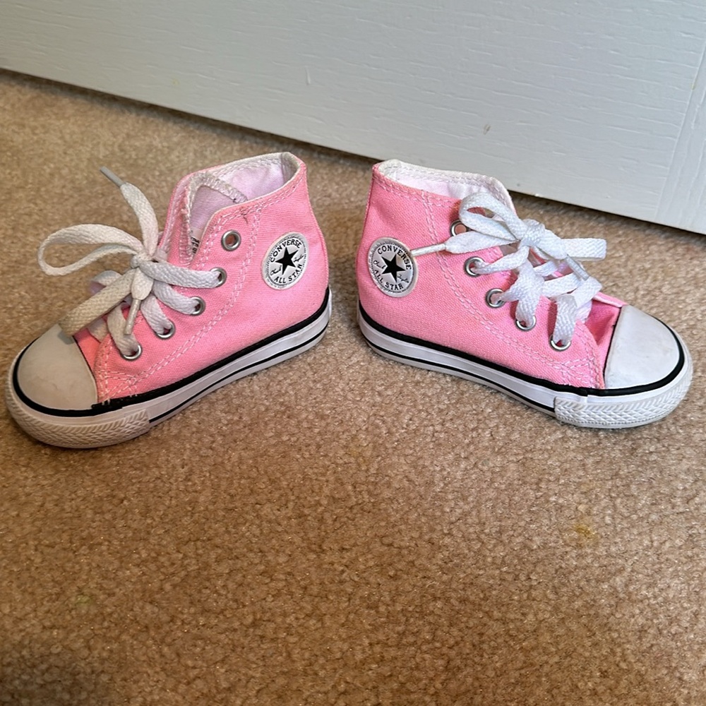 Pink high top converse - Picture 4 of 4